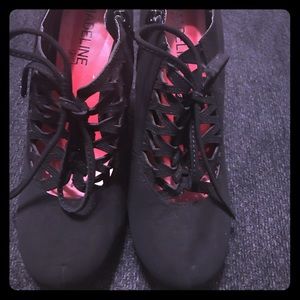 Black Madeline high heels